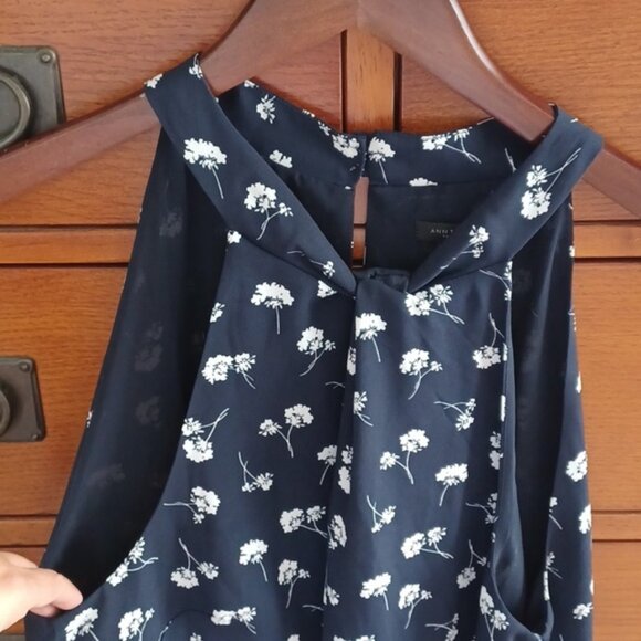 Ann Taylor (Fatory)Sleeveless Floral top - Picture 2 of 7